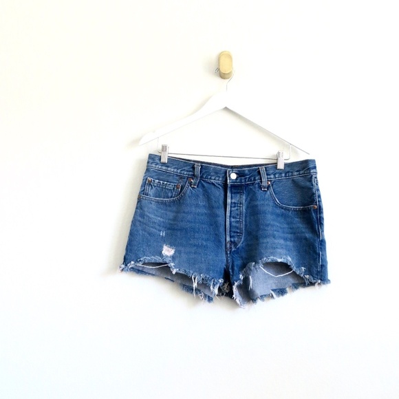 NEW! Levi's 501 Denim Jean Shorts Distressed Button Fly Cutoff Blue SZ 32 - Picture 2 of 6